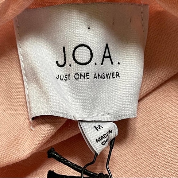 NWT J.O.A Just One Answer Cold Shoulder Top - Picture 7 of 9